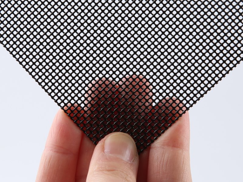 There is a 14 mesh and 0.6 mm diameter 304 security screen mesh.